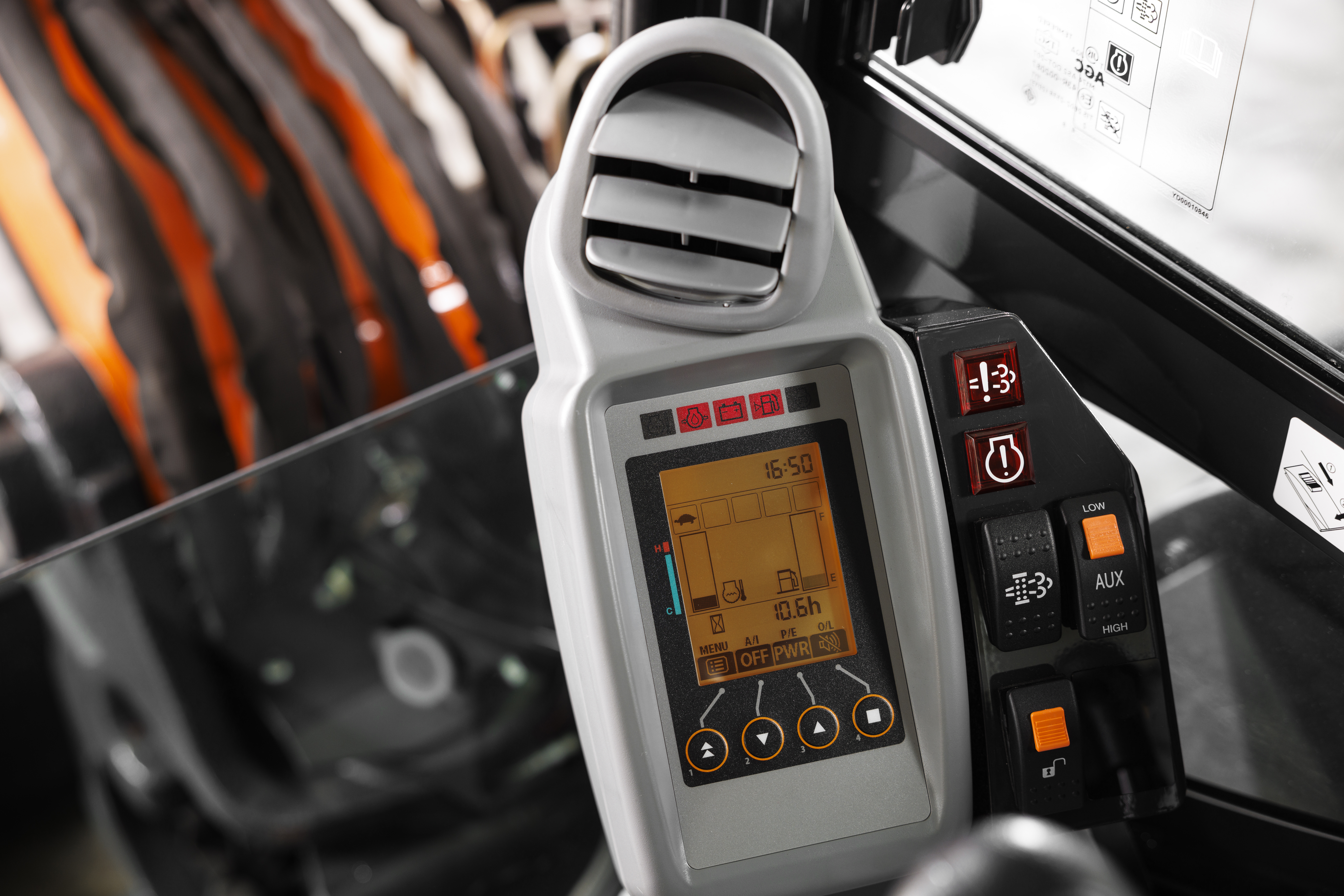 Ovládání Hitachi ZX38U-6