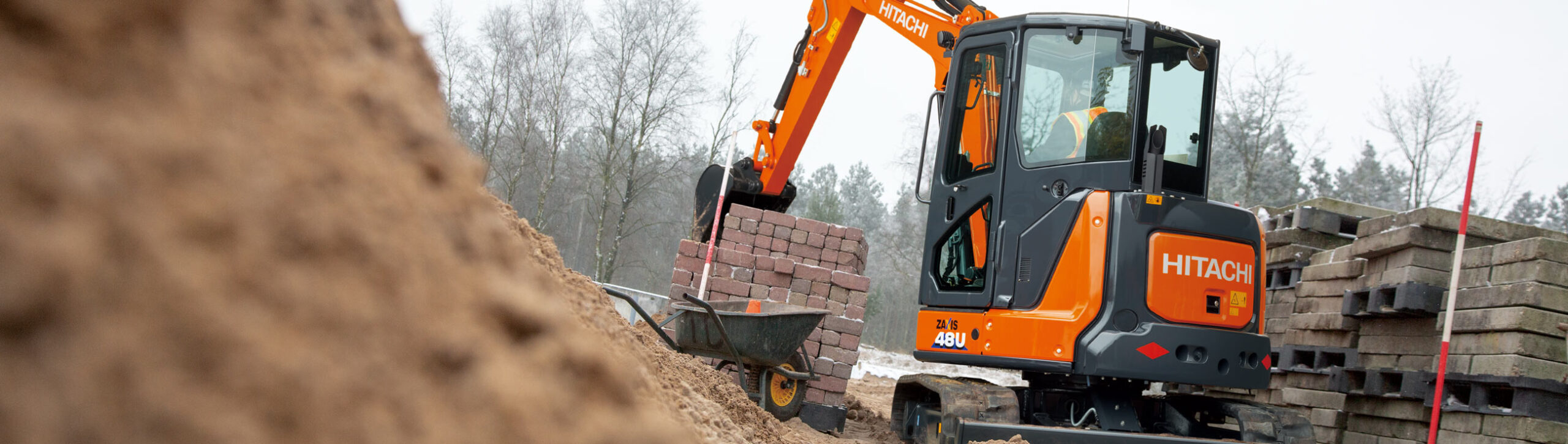 Banner Hitachi ZX48U-6