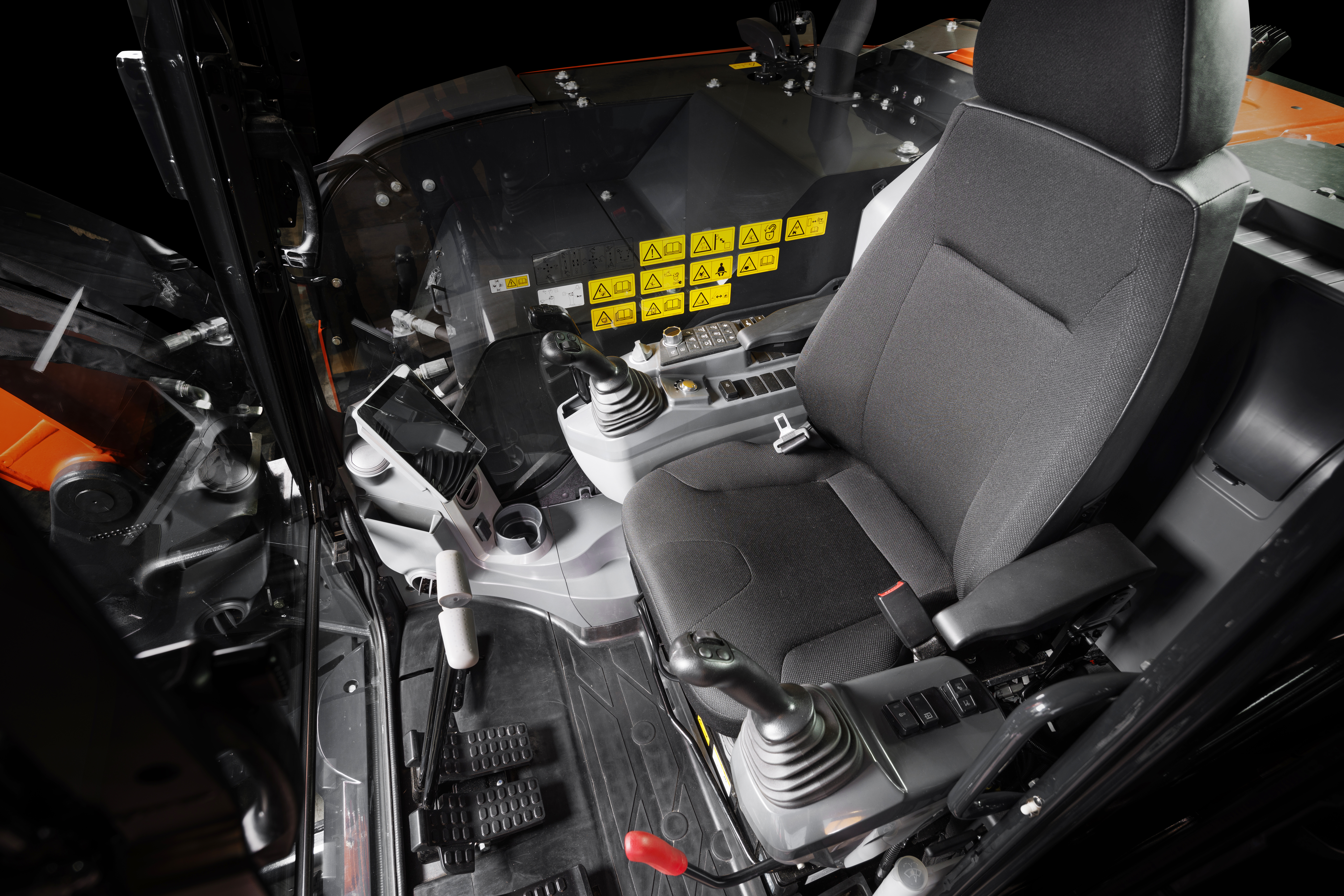 Hitachi ZX95USB-7 - celkový pohled